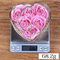 Nouveauté 2025 Saint-Valentin Coffret Cadeau 6 Savons Fleurs Artisanales en Forme de Rose avec Panier en Fer – Idéal Mariage