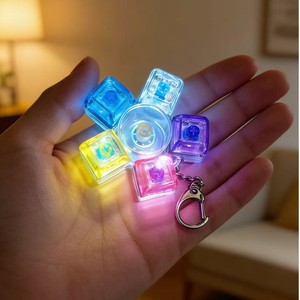 เครื่องทดสอบคีย์บอร์ดแบบใสขายดี ของเล่นคลายเครียดแบบพวงกุญแจ กดปุ่มไฟกระพริบ ของเล่นกดปุ่มปลายนิ้ว - Product Image 4