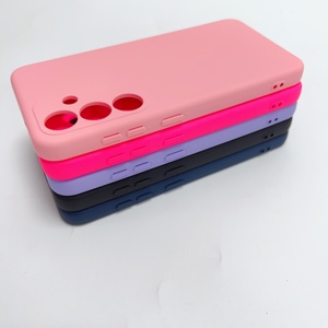 Funda de teléfono de TPU de silicona líquida, <span class=keywords><strong>forro</strong></span> a prueba de golpes de color sólido, funda esponjosa de nuevo modelo <span class=keywords><strong>para</strong></span> <span class=keywords><strong>Samsung</strong></span> S24 S24 + <span class=keywords><strong>ULTRA</strong></span> - Product Image 3