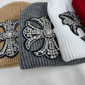 Yihaoyi Berretto Lavorato a Maglia con Strass di Lusso Fatto a Mano per Donne, Caldo Cappello Invernale di Design, Moda Streetwear - Product Image 4