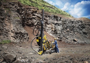 מקדחת אוויר פנאומטית מדגם Epiroc AirROC D40 לקידוח חורי פיצוץ בעומק 29.4 מטר, מופעלת באוויר, מסוג DTH, לעבודות כרייה. - Product Image 3
