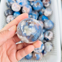 Vente en gros d'artisanat en cristal Pierres de guérison Boules d'agate fleur polie naturelle Sphère d'agate fleur de cerisier bleu pour la décoration