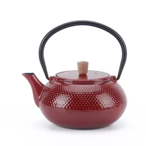 Pot teh besi cor logam sepenuhnya berenamel, teko anggur merah dengan pola Dot filter SS 600ml