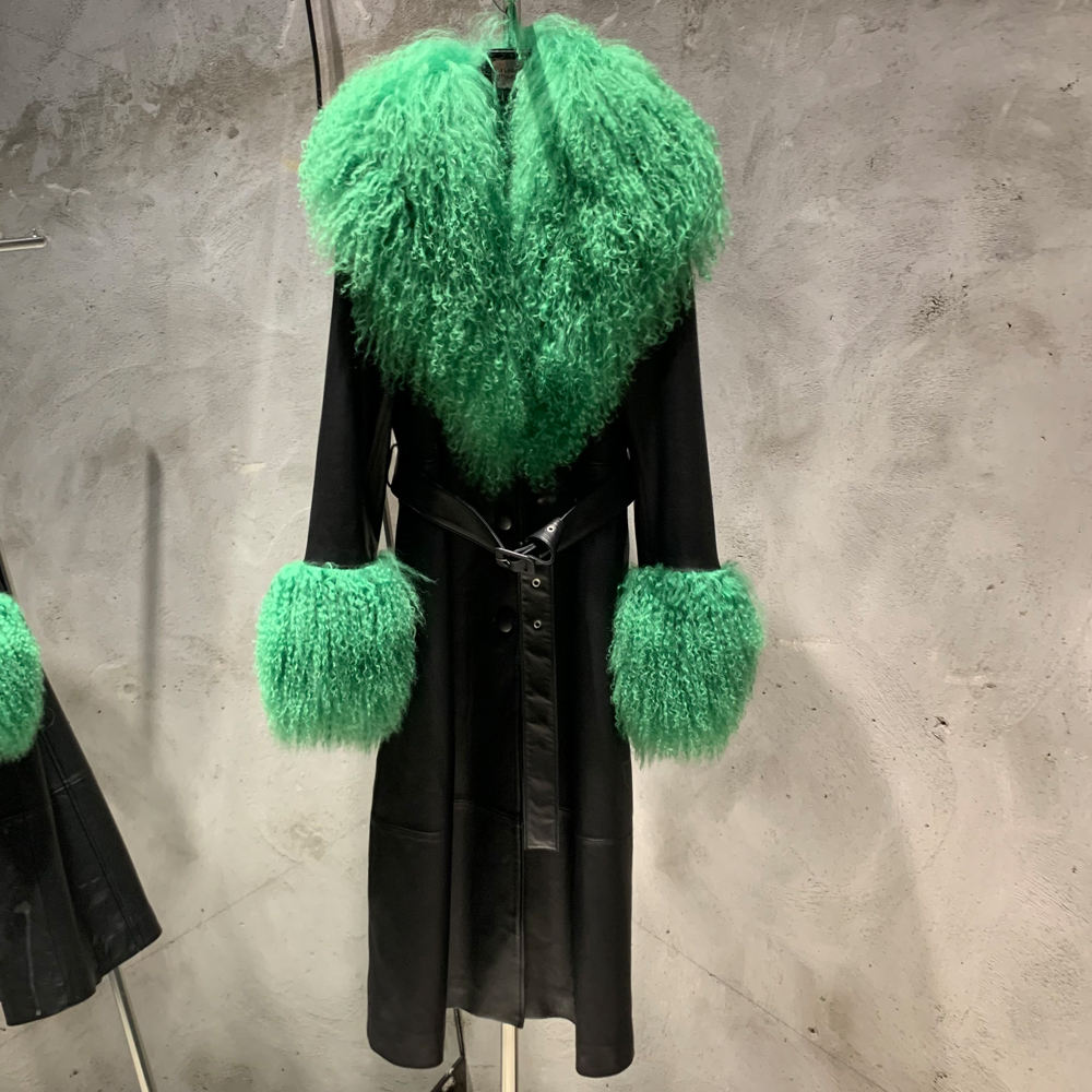 สีเขียว