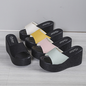 Nouvelles pantoufles tendance pour femmes à imprimé léopard, polyvalentes et rehaussantes, collection Printemps-Été 05 - Product Image 4