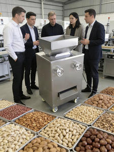 Concasseur et granulateur automatique de noix de 2 à 10 mm pour cacahuètes, noix et amandes, 400-500 kg/h, haute efficacité HJ-CM002 - Product Image 2