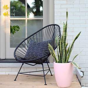 Conjunto de Sillas de Ratán para Exteriores con Mesa de Vidrio, 2 Plazas, Muebles de Jardín Blancos, Estilo Contemporáneo, Resistentes a la Intemperie, Conjunto para Patio - Product Image 4