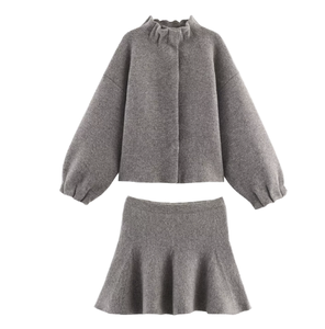 Nouvel ensemble élégant pour femme, design européen et américain, haut court à manches longues en satin uni et jupe, collection hiver 2026 - Product Image 1