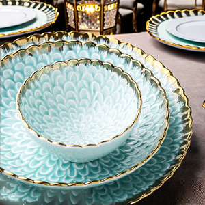 Vajilla de Cerámica de Lujo Estilo Nórdico, Juego de Platos de Porcelana con Relieve de Flores Azules y Detalles en Dorado, Disponible para Restaurantes - Product Image 2