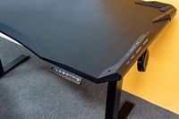 Pied de bureau électrique convertible moderne réglable en hauteur avec acier inoxydable pour usage commercial et bureautique