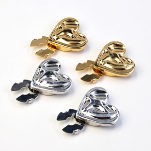 Set di Bottoni Decorativi a Cuore in Metallo Personalizzati per Camicie, Clip per Polsini, Set Creativo Senza Cuciture per Colletti, Vendita all'Ingrosso - Product Image 3