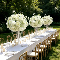 Centre de table romantique en fleurs artificielles blanches et crème pour mariage et banquet
