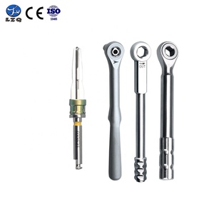 Clé à molette universelle, clé dynamométrique manuelle, en vente - Product Image 3