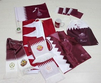 Drapeau de table miniature personnalisé, petits drapeaux de bureau avec support en métal, drapeau national du Qatar avec frange