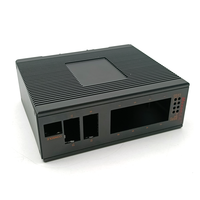 Boîtier en aluminium extrudé anodisé noir avec ailettes de refroidissement verticales complètes et support de rail DIN pour coque de PC industriel sans ventilateur