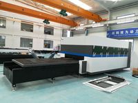 Hochleistungs-Geschlossene 3015 CNC-Faserlaserschneidemaschine für Stahl- und Aluminiummetallplatten-Schneiden mit 12000 Watt