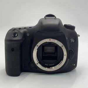 Appareil Photo Professionnel d'Occasion en Gros pour <span class=keywords><strong>Canon</strong></span> <span class=keywords><strong>7D</strong></span> <span class=keywords><strong>Mark</strong></span> <span class=keywords><strong>II</strong></span> 7D2 DSLR Appareil Photo Numérique Hybride Original d'Occasion pour Studios Numériques Boîtier Nu - Product Image 1