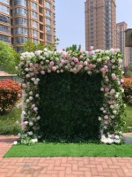 Nouvelle Collection 2024 : Mur floral 3D réaliste en soie et plastique, roses roses, idéal pour décorations de mariage, Noël et la Fête des Mères
