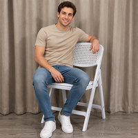 Chaise pliante moderne en résine blanche avec dossier confortable et assise rembourrée, empilable, légère, portable, écologique, pour le jardin