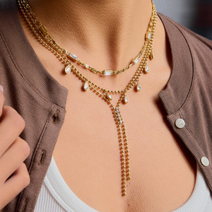 Collier Pendentif Géométrique en Acier Inoxydable Plaqué Or 18K avec Strass Sertis, Idéal pour le Quotidien, pour Femme - Product Image 2
