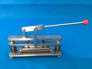 Machine d'échantillonnage par pression latérale ECT, coupe-échantillons manuel pour le bord des cartons ondulés - Product Image 2