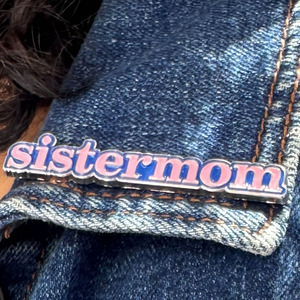 Spilla da bavero in smalto rosa e blu Jack and Jill of America Inc. 1938, gioiello per sororità femminile, amicizia, maternità, Sistermom - Product Image 1