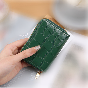 Porte-cartes mini tendance pour femmes avec imitation peau de crocodile et disposition intérieure haute capacité - Product Image 4