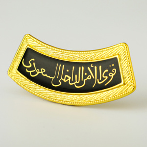 Insignia de alfileres de metal con logotipo personalizado de alta calidad para prendas Insignia de hombro dorada Premium para uniformes - Product Image 1