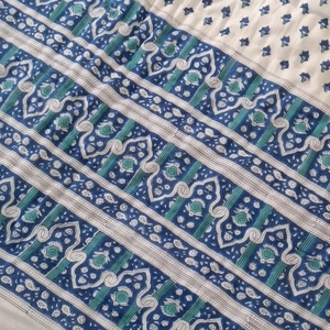 Couette indienne Jaipuri imprimée à la main en coton réversible Anokhi Razai Couette florale faite à la main - Product Image 1