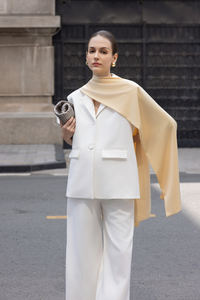 Conjunto de Mujer para Oficina, Estilo Casual, Sin Mangas, Cuello Redondo, Color Liso, Tejido en Vietnam, 78% Poliéster, 18% Rayón, 4% Elastano - Product Image 3