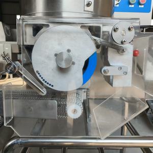 Machine automatique de haute précision pour la formation de hamburgers et de nuggets de <span class=keywords><strong>poulet</strong></span>, machine à former des galettes de viande pour ligne de production de produits carnés - Product Image 4