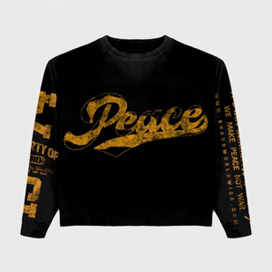 Camiseta Negra Regular para Hombre, Manga Raglán, Estampado con Letras de Paz, Cuello Alto Formal, Ajuste Jersey, 100% Algodón - Product Image 1