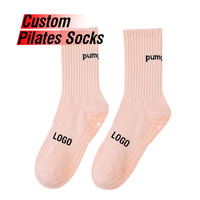 Lettres Jacquard personnalisées de haute qualité Logo Grip Chaussettes Chaussettes en coton Cours de yoga Exercices Design à la mode Chaussettes Pilates