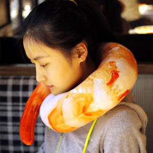 Plüsch tier Garnelen Croissant Brot Chili <span class=keywords><strong>Shrimp</strong></span> Kissen Reise U-förmige Kissen Nacken kissen Lebensmittel Pp Baumwolle Foto CN;JIA 40cm 025 - Product Image 2