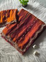 Nouveau sari en soie moderne de créateur avec perles de machine et motifs brodés à la main, et motifs en perles coupées pour mariages et occasions festives