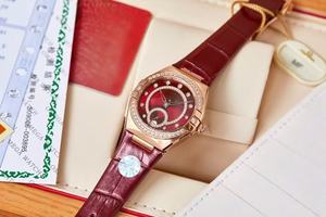 Montres mécaniques élégantes vintage pour femmes, tendance et très vendues, avec diamants rouges - Product Image 4