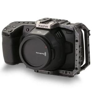 La demi-cage de caméra TA-T01-HCC pour BMPCC 4K/6K minimise l'usure sur les supports de nombreux autres accessoires - Product Image 3