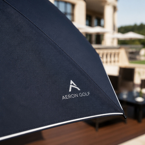 Paraguas personalizado de alta calidad con impresión del logotipo de Gold London Direct Chauffeurs, paraguas de golf con ribete reflectante y borde blanco. - Product Image 4