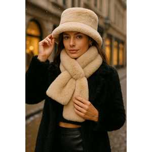 Conjunto de Gorro y Bufanda de Felpa Roja Importada, Lana y Forro Polar Suaves y Cálidos de Primera Calidad, Logotipo Personalizable Impreso, Accesorios de Invierno - Product Image 3