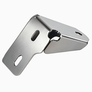 Support de montage en tôle sur mesure, soudé, découpé avec précision pour boîtier d'équipement - Product Image 6