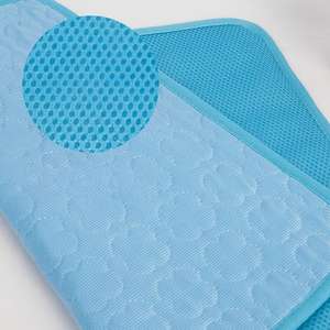 Coussin de canapé rafraîchissant en soie glacée et coton pour chien, style GZZEST, respirant pour l'été, vente en gros - Product Image 5