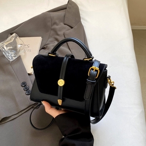 Questa è una borsa a tracolla casual, alla moda e di alta qualità per le donne, che non è di solito in evidenza. Nuovo Stile Coreano 2024 per Singoli - Product Image 6