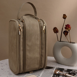Bolsa de Maquiagem de Viagem de Grande Capacidade com Três Camadas, Zíperes Duplos em U, Fecho Magnético, Suporte para Pincéis e Organizador com Proteção em TPU - Product Image 4