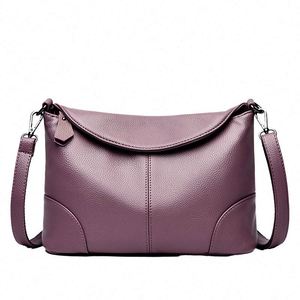 Women's Style PU Leather Messenger Crossbody Bag Zipper Closure New Fashion <b>Handbag</b> Featuring Diamond <b>Chain</b> Polyester - Product Image 1