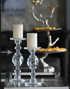 Colonnes en verre et chandeliers coniques Les chandeliers à base de verre transparent sont à la mode et polyvalents - Product Image 1