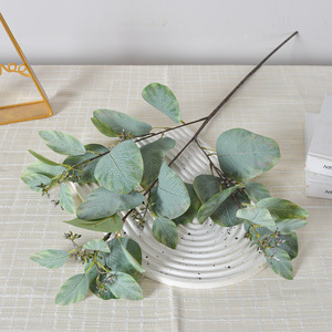 Flower Delight Ramas de Eucalipto Artificiales de 30cm-100cm, Flores de Seda Color Púrpura Grisáceo para Decoración de Bodas - Product Image 3