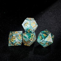 Ensemble de dés DND en résine faits à la main avec logo personnalisé, film arc-en-ciel bleu noir, bords nets, adaptés aux jeux de société