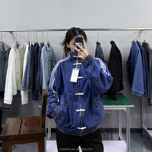 Giacca di jeans da uomo in stile cinese <span class=keywords><strong>Adi</strong></span> 2026 CNY Hot Sale, giacca di jeans con lavaggio a sabbia e linee laterali - Product Image 4