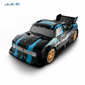 JJRCQ123高速レースカー2.4Ghzリモートコントロールおもちゃの車4WDミニRCカードリフトライト付き