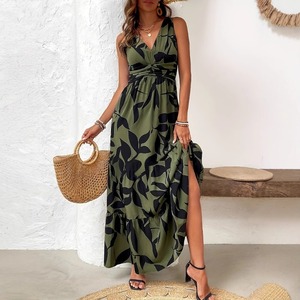 La dernière robe décontractée pour femme à col en V sans manches, imprimé floral, avec ourlet torsadé et volants, robe maxi - Product Image 2